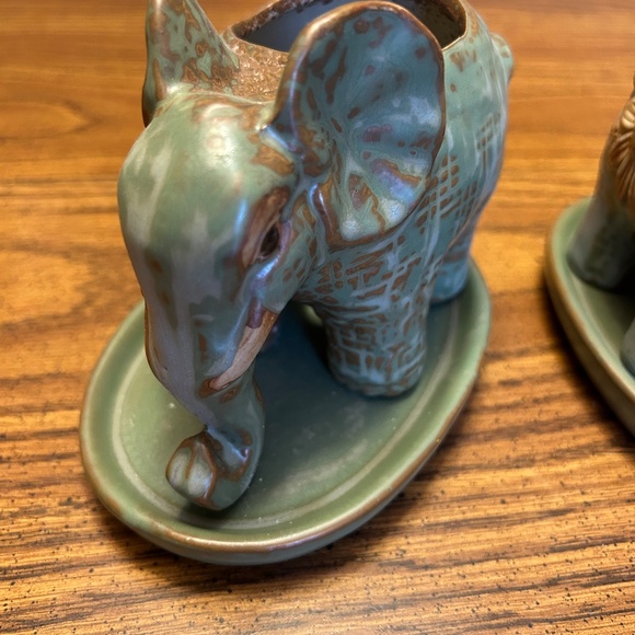 Handcrafted green ceramic elaphent planters with base. - Picture 2 of 6